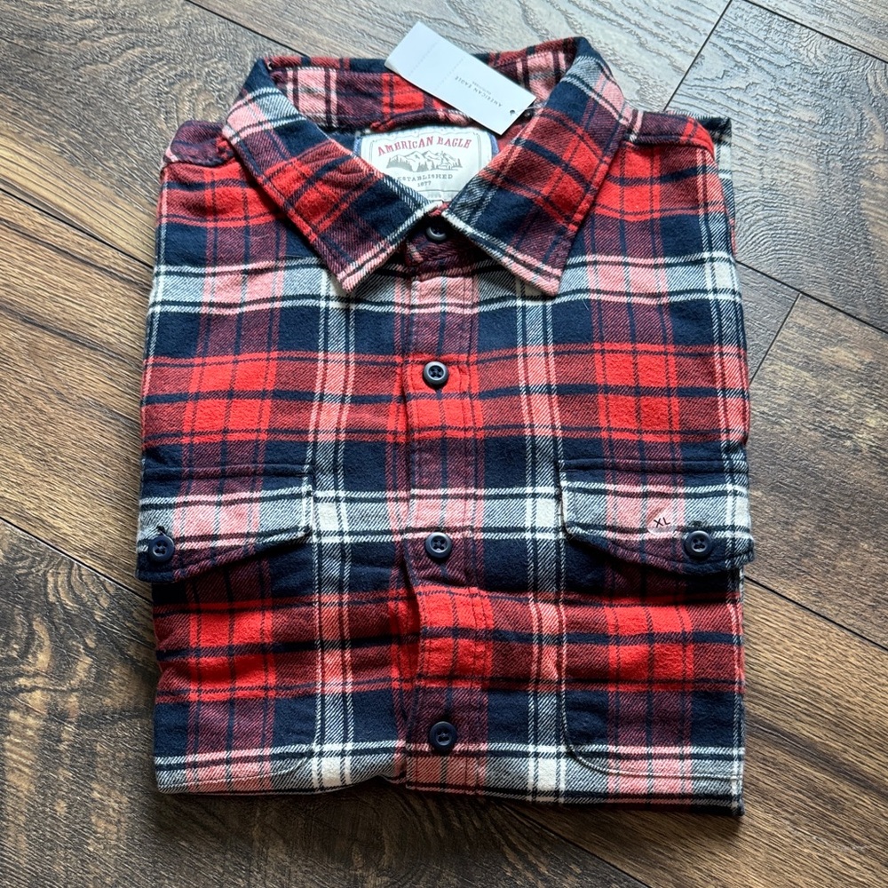 American Eagle Outfitters Red and Black Checkered Men's Shirt